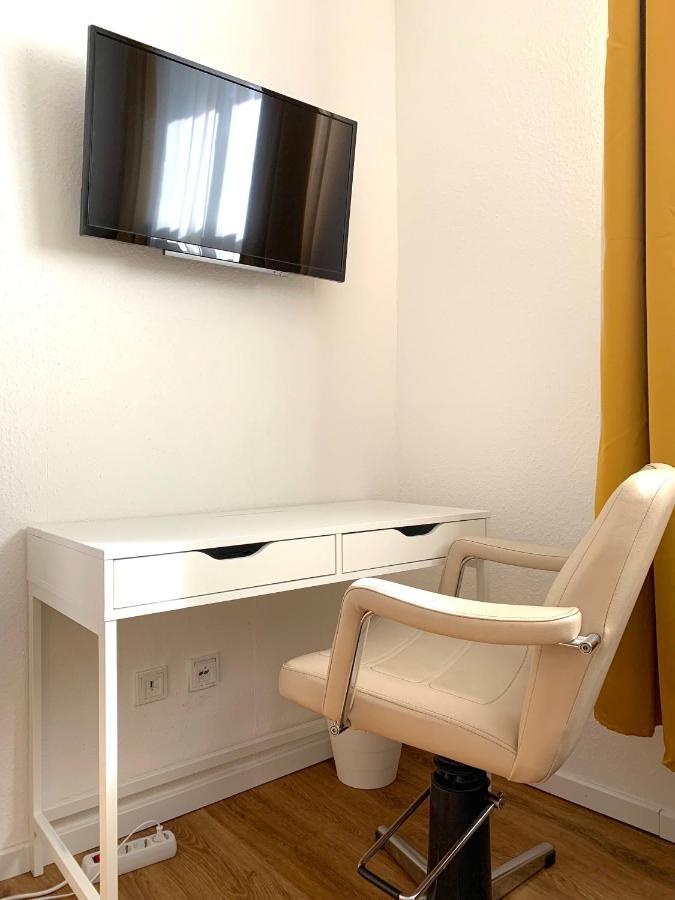 Alles Komplett - 2 Schlafzimmer, Grosse Kueche, Bad Köln Exteriör bild